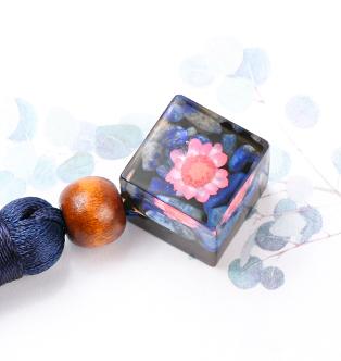 紫檀·樹脂合成印鑑16.0ｍｍ-花入りタイプ（花+青金石）